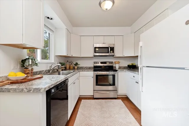 $449,775 | 1402 Oaklawn Drive, Boise, ID 83709