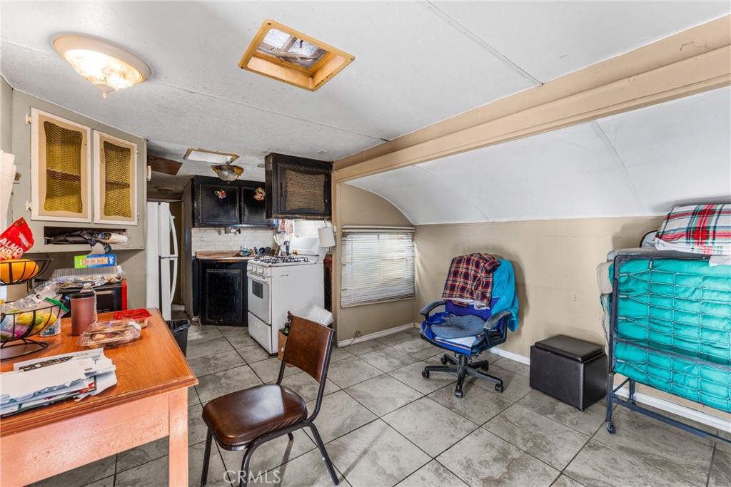 775 East Foothill Boulevard, Unit 14 Rialto, CA 92376 - Photo 5 of 18