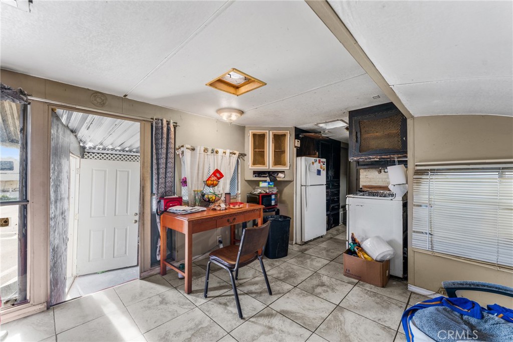 775 East Foothill Boulevard, Unit 14 Rialto, CA 92376 - Photo 6 of 18