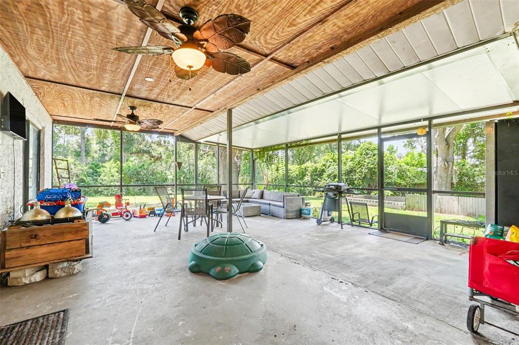 534 Leverett Road Seffner, FL 33584 - Photo 29 of 33