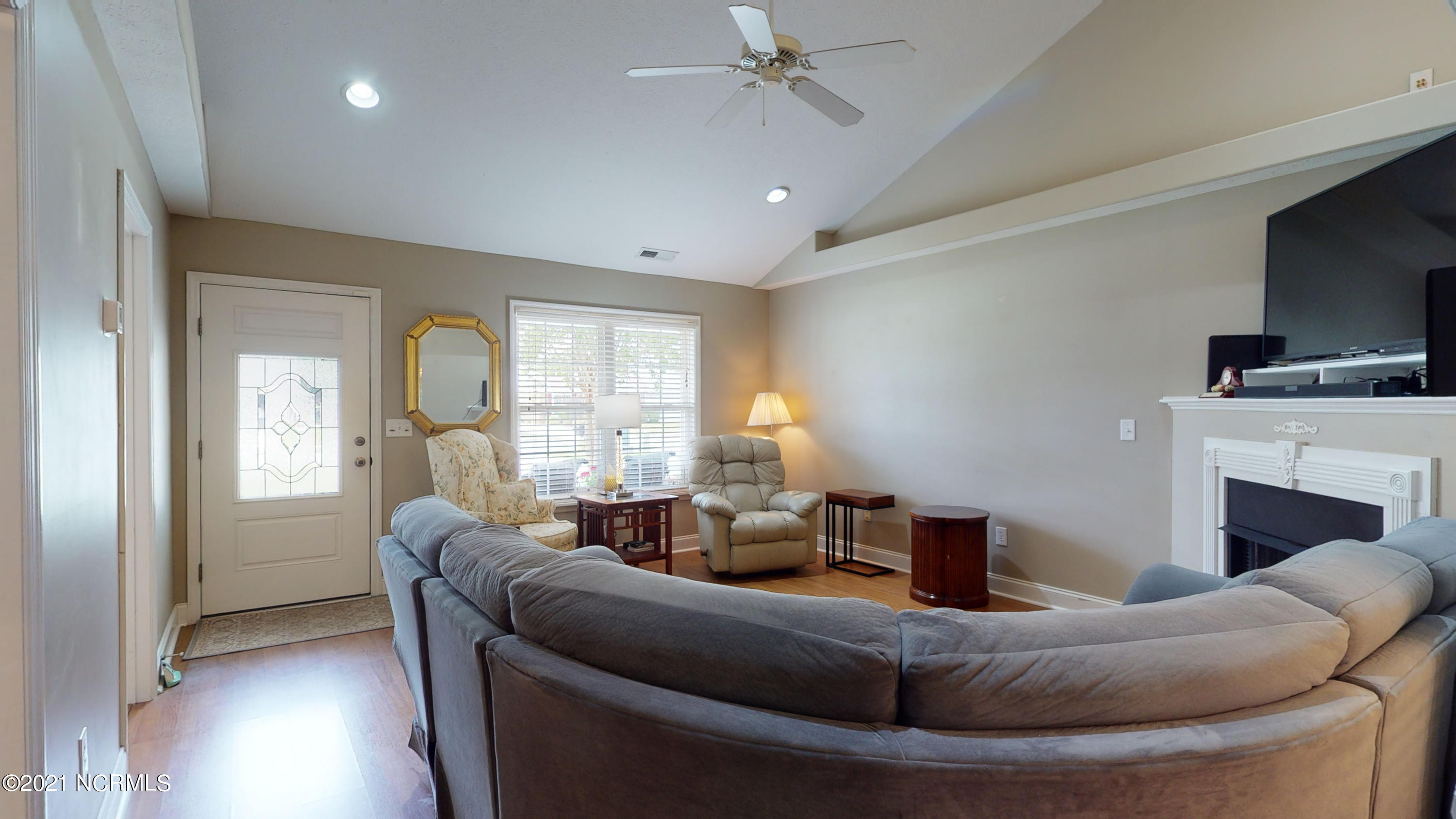 414 Neuchatel Road New Bern, NC 28562 - Photo 16 of 40 414 Neuchatel Rd-17