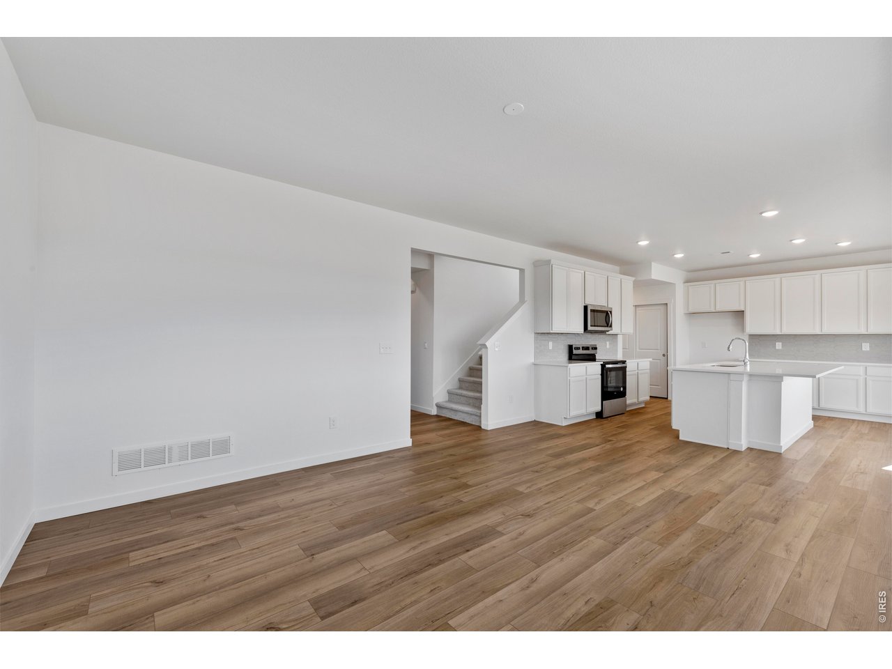 665 Muturu Road Johnstown, CO 80534 - Photo 6 of 29