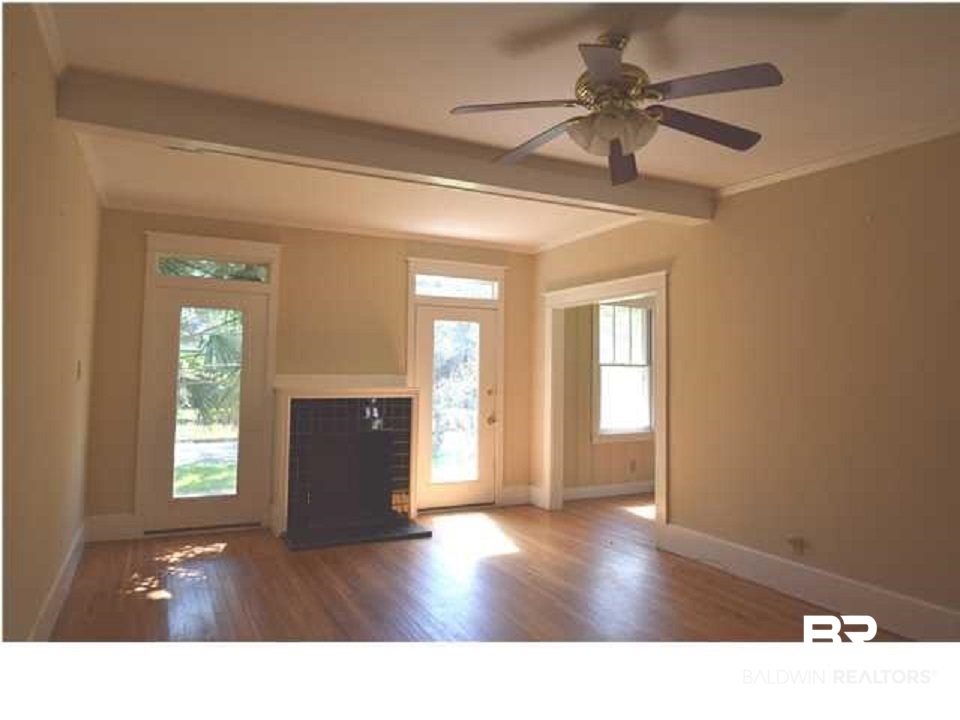 117 Demouy Avenue Mobile, AL 36606 - Photo 4 of 10