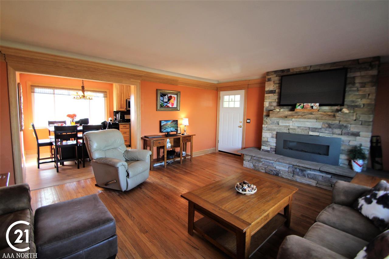 6345 General Squier Road Almont, MI 48003 - Photo 6 of 27