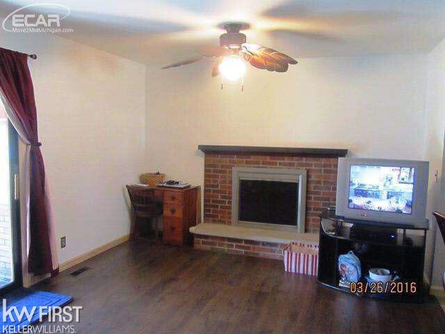 8521 North McKinley Road Flushing, MI 48433 - Photo 5 of 19 21128680-5.JPG