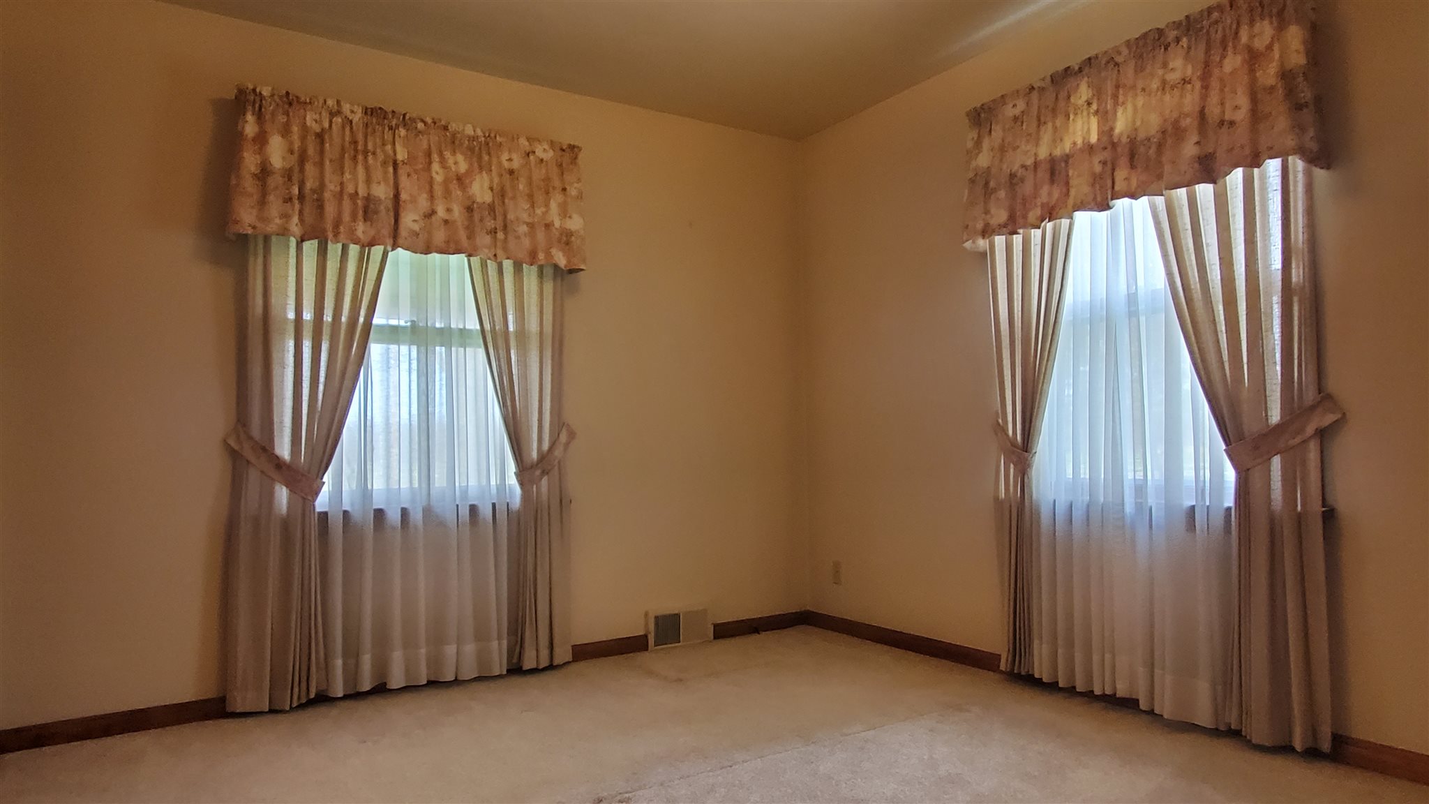 8121 Trentman Road Fort Wayne, IN 46816 - Photo 11 of 30