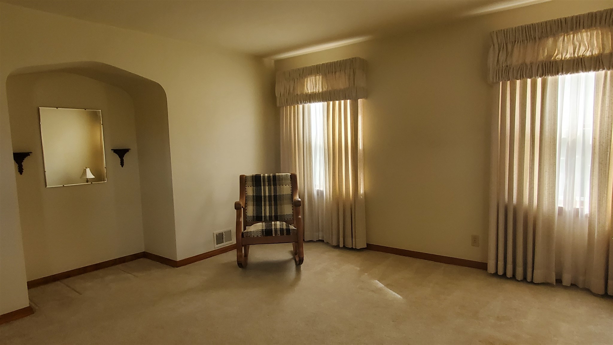 8121 Trentman Road Fort Wayne, IN 46816 - Photo 3 of 30