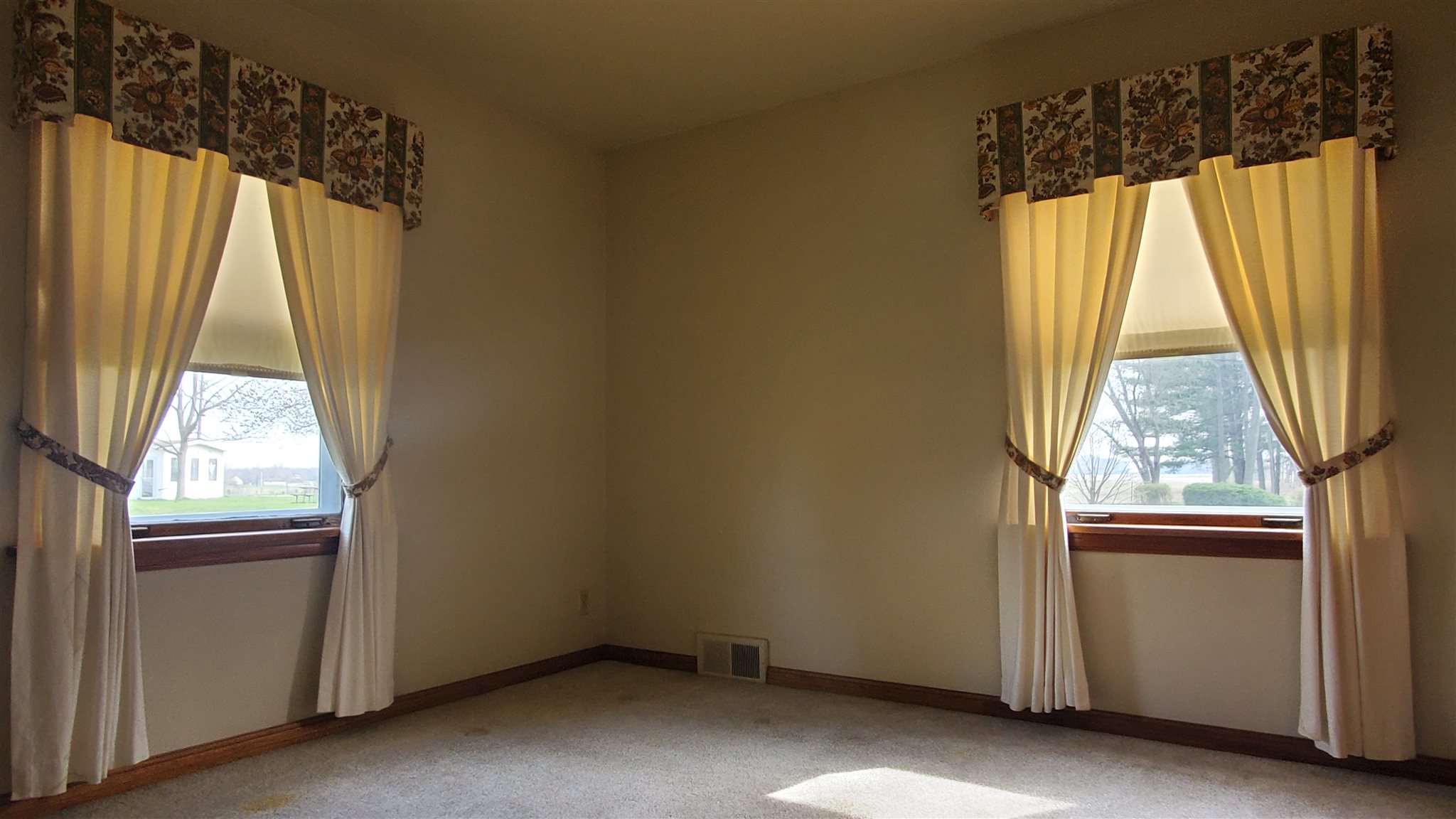 8121 Trentman Road Fort Wayne, IN 46816 - Photo 5 of 30