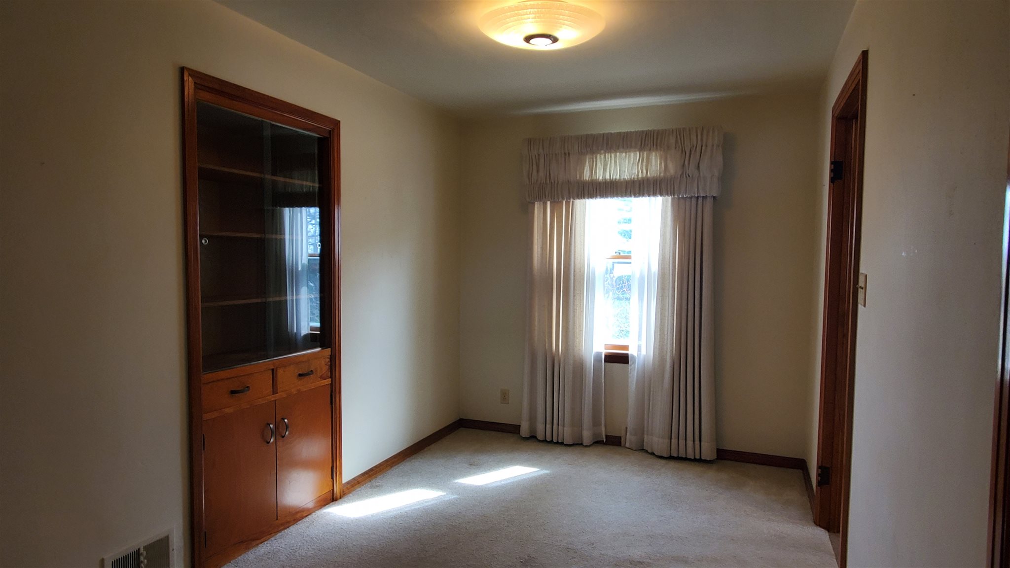 8121 Trentman Road Fort Wayne, IN 46816 - Photo 10 of 30