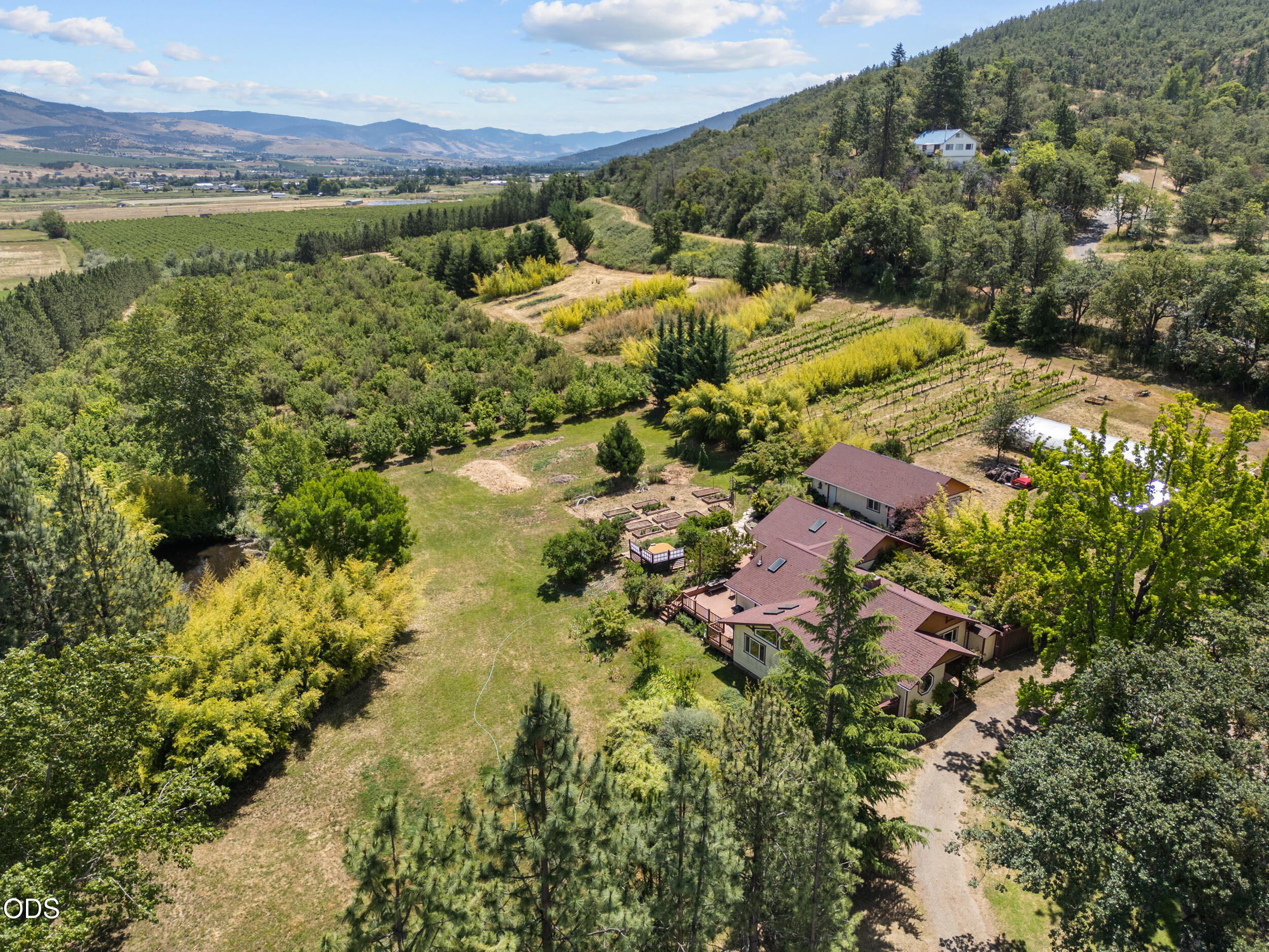 255 Carmen Road Talent, OR 97540 - Photo 40 of 56
