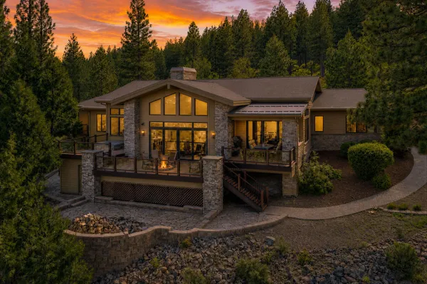 $1,195,000 | 646 Star Top, Clio, CA 96106