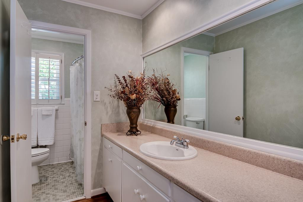 3106 Sussex Road Augusta, GA 30909 - Photo 24 of 30 Hall Bath