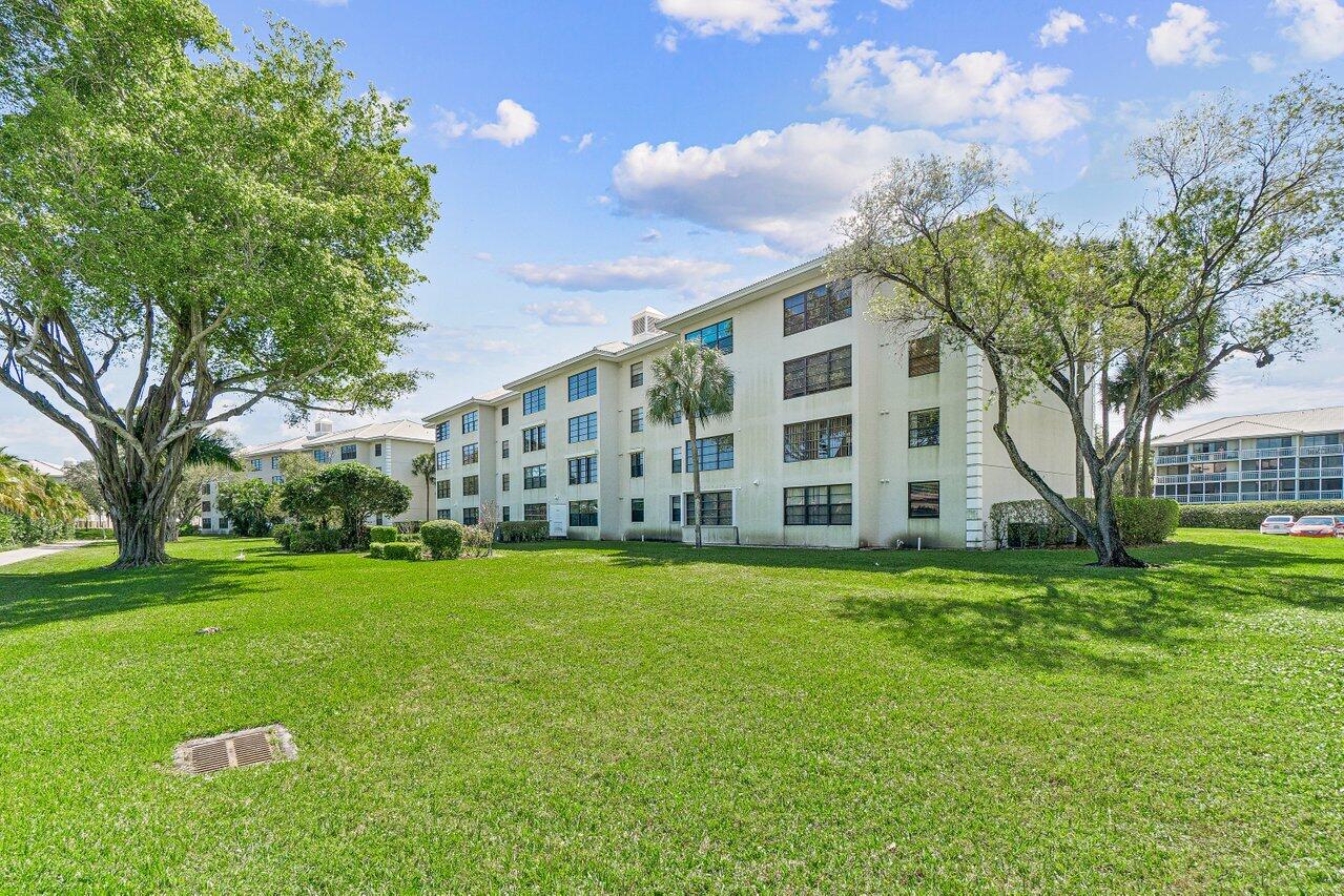 6121 Balboa Circle, Unit 303 Boca Raton, FL 33433 - Photo 19 of 25 004-6121BalboaCircle-BocaRaton-FL-33433-