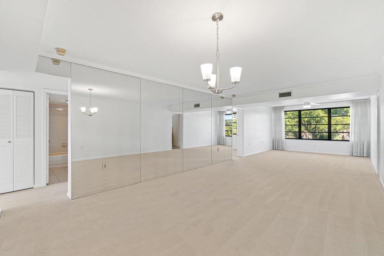 6121 Balboa Circle, Unit 303 Boca Raton, FL 33433 - Photo 5 of 25 007-6121BalboaCircle-BocaRaton-FL-33433-