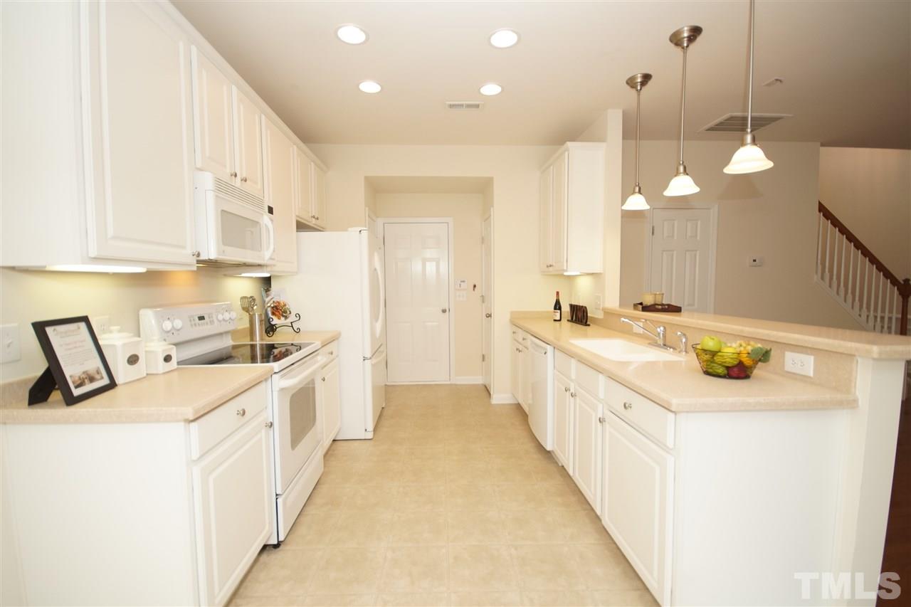 7722 Tanby Court Raleigh, NC 27613 - Photo 10 of 24
