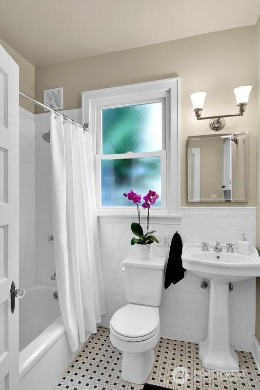 608 North 64th Street Seattle, WA 98103 - Photo 17 of 32 Gallery Image 17