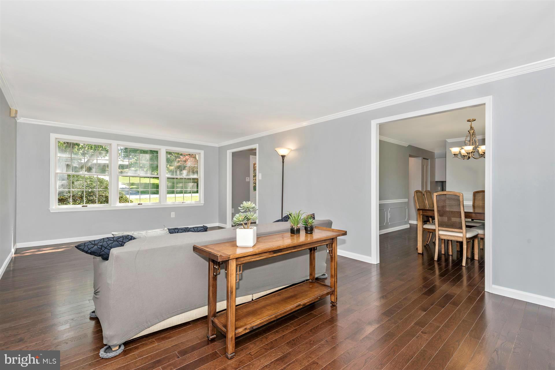 1626 Maydale Drive Silver Spring, MD 20905 - Photo 7 of 26 Living Room