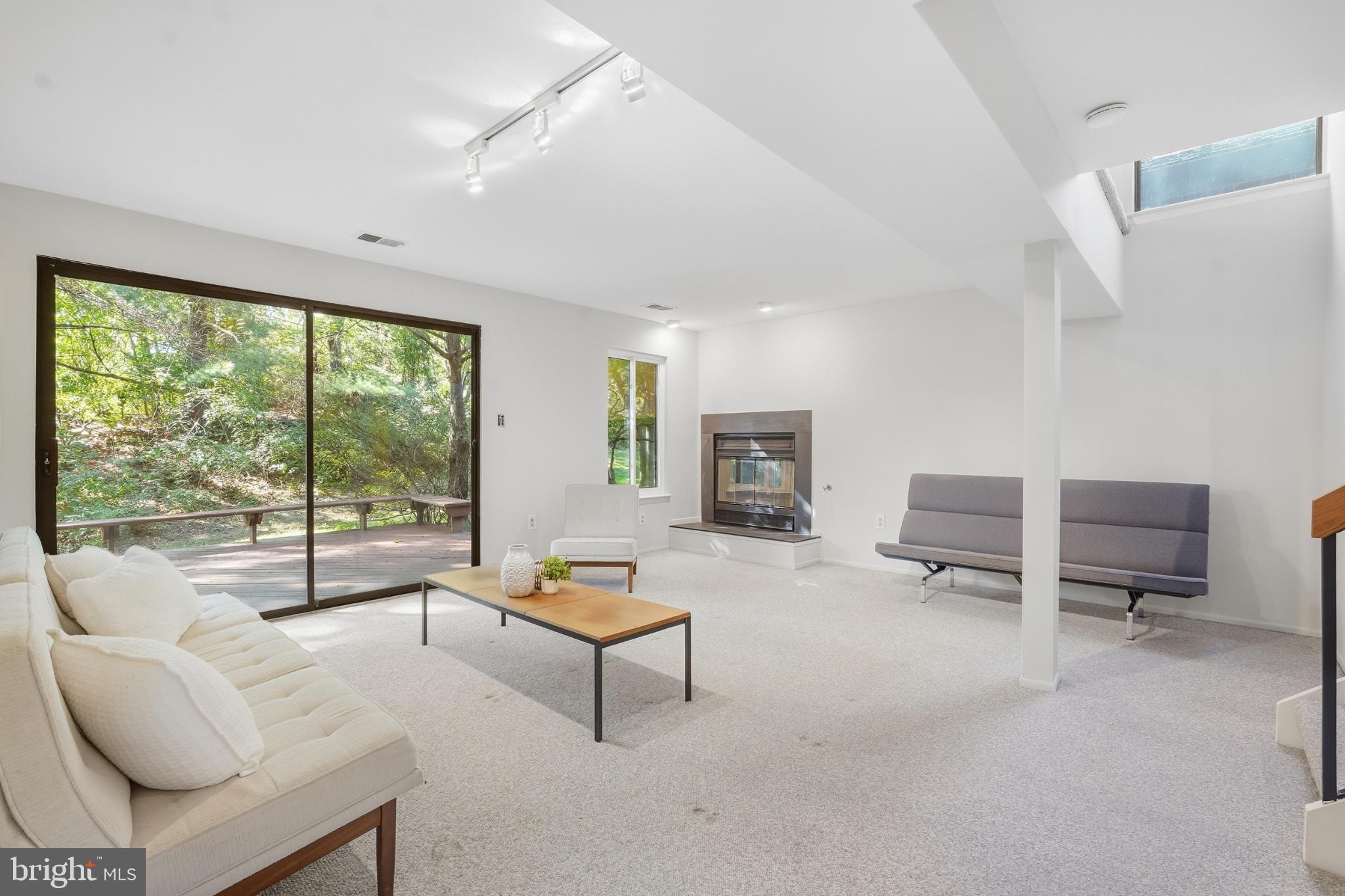2165 Cabots Point Lane Reston, VA 20191 - Photo 32 of 40 Gallery Image 32