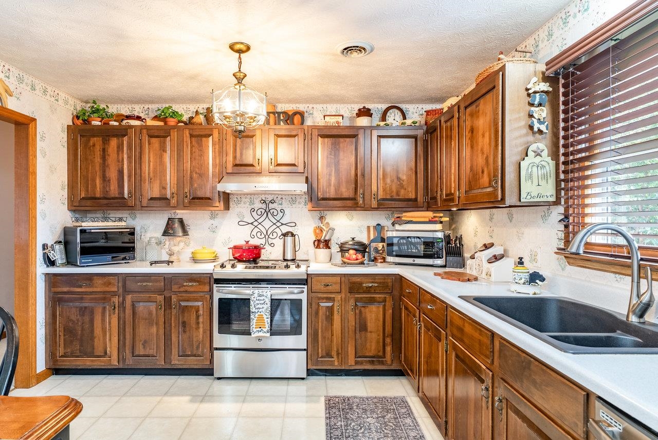 96 Cold Springs Road Stuarts Draft, VA 24477 - Photo 11 of 68 Gallery Image 11