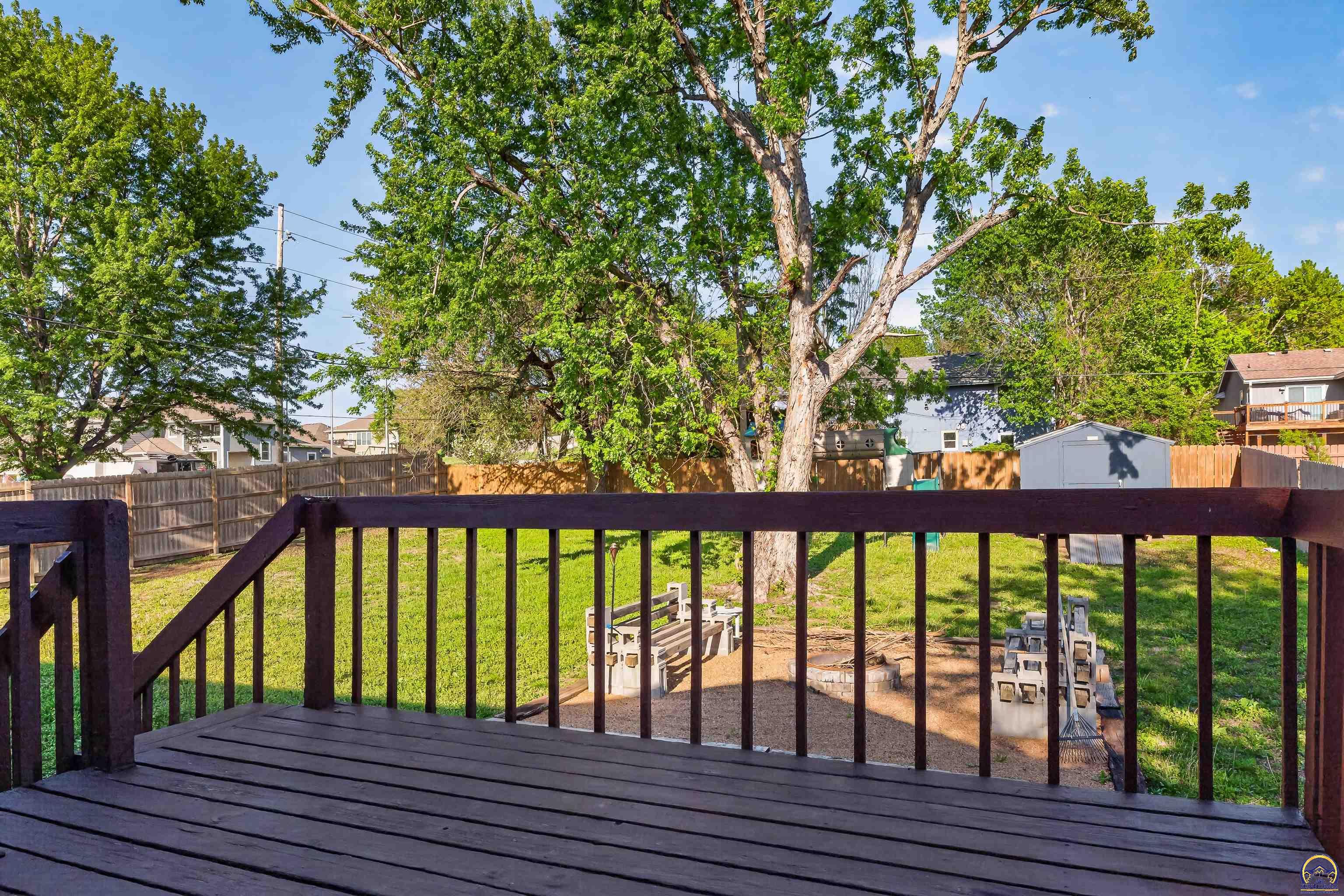 1002 Southwest Ashworth Road Topeka, KS 66604 - Photo 18 of 20