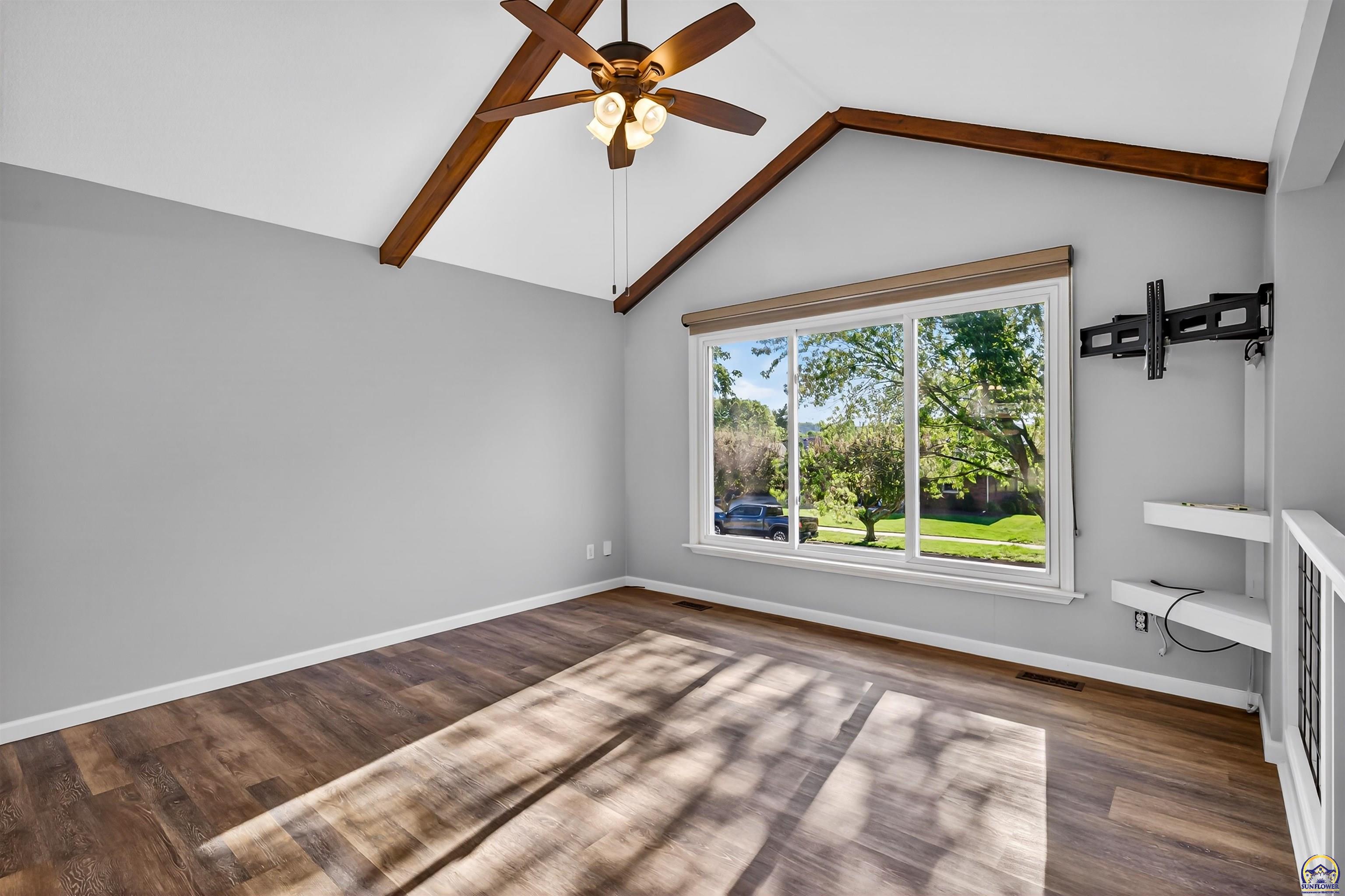 1002 Southwest Ashworth Road Topeka, KS 66604 - Photo 6 of 20