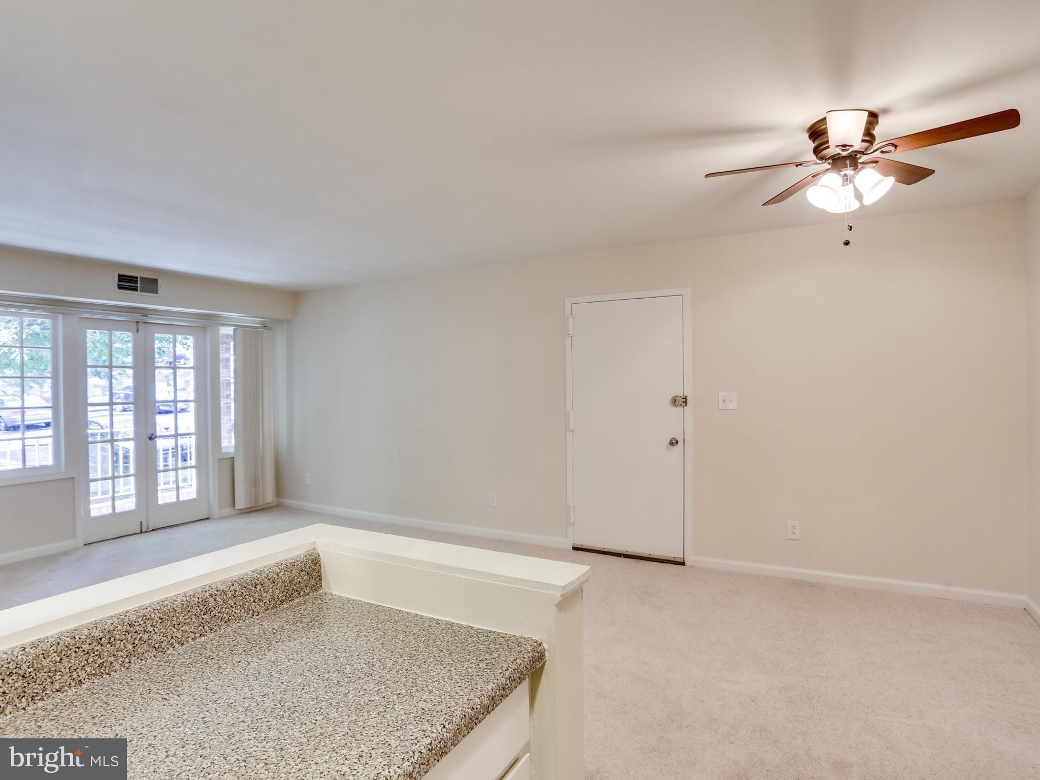 8110 Colony Point Road, Unit 215 Springfield, VA 22152 - Photo 11 of 27 Kitchen