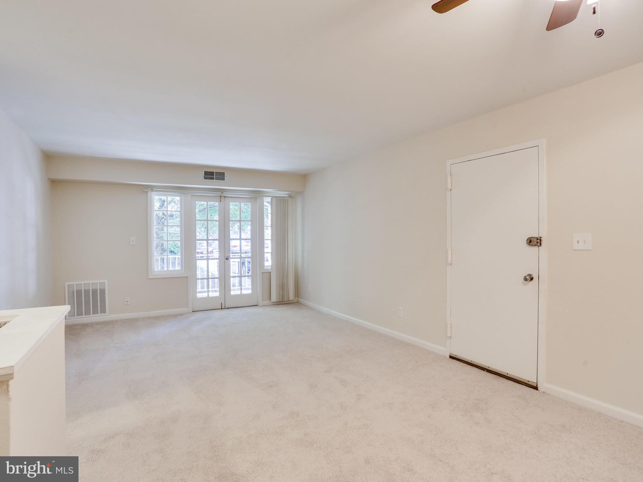 8110 Colony Point Road, Unit 215 Springfield, VA 22152 - Photo 12 of 27 Dining Room