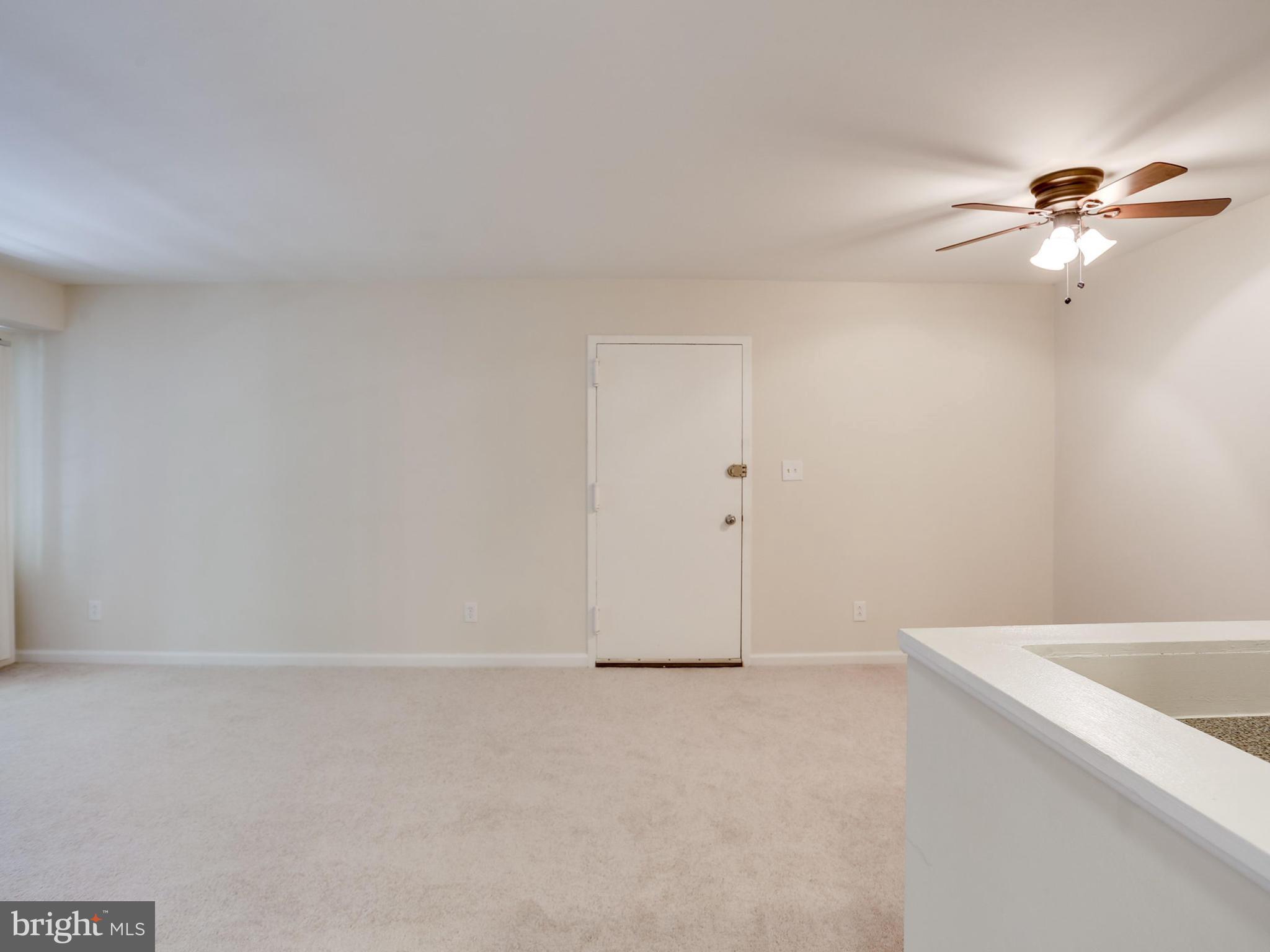 8110 Colony Point Road, Unit 215 Springfield, VA 22152 - Photo 14 of 27 Living Room