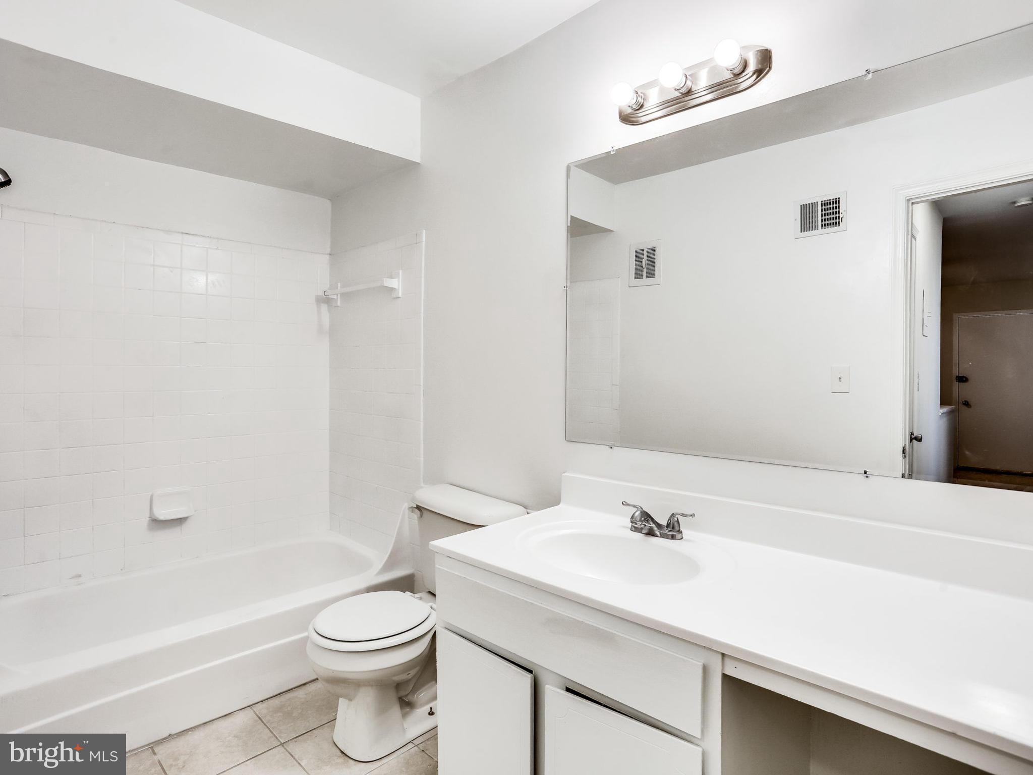 8110 Colony Point Road, Unit 215 Springfield, VA 22152 - Photo 20 of 27 Bedroom
