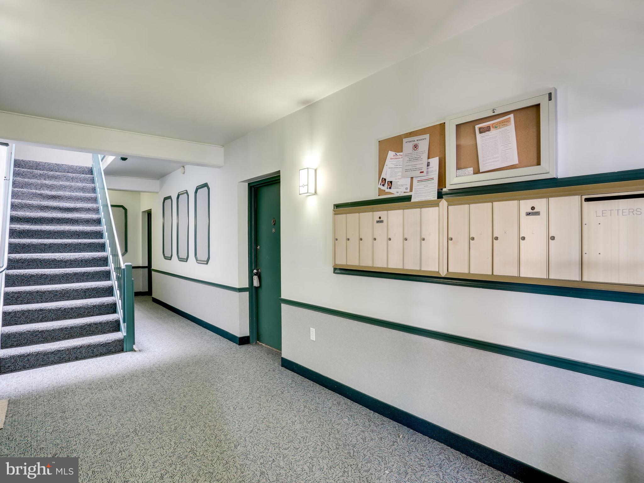 8110 Colony Point Road, Unit 215 Springfield, VA 22152 - Photo 3 of 27 Front Hall Entrance
