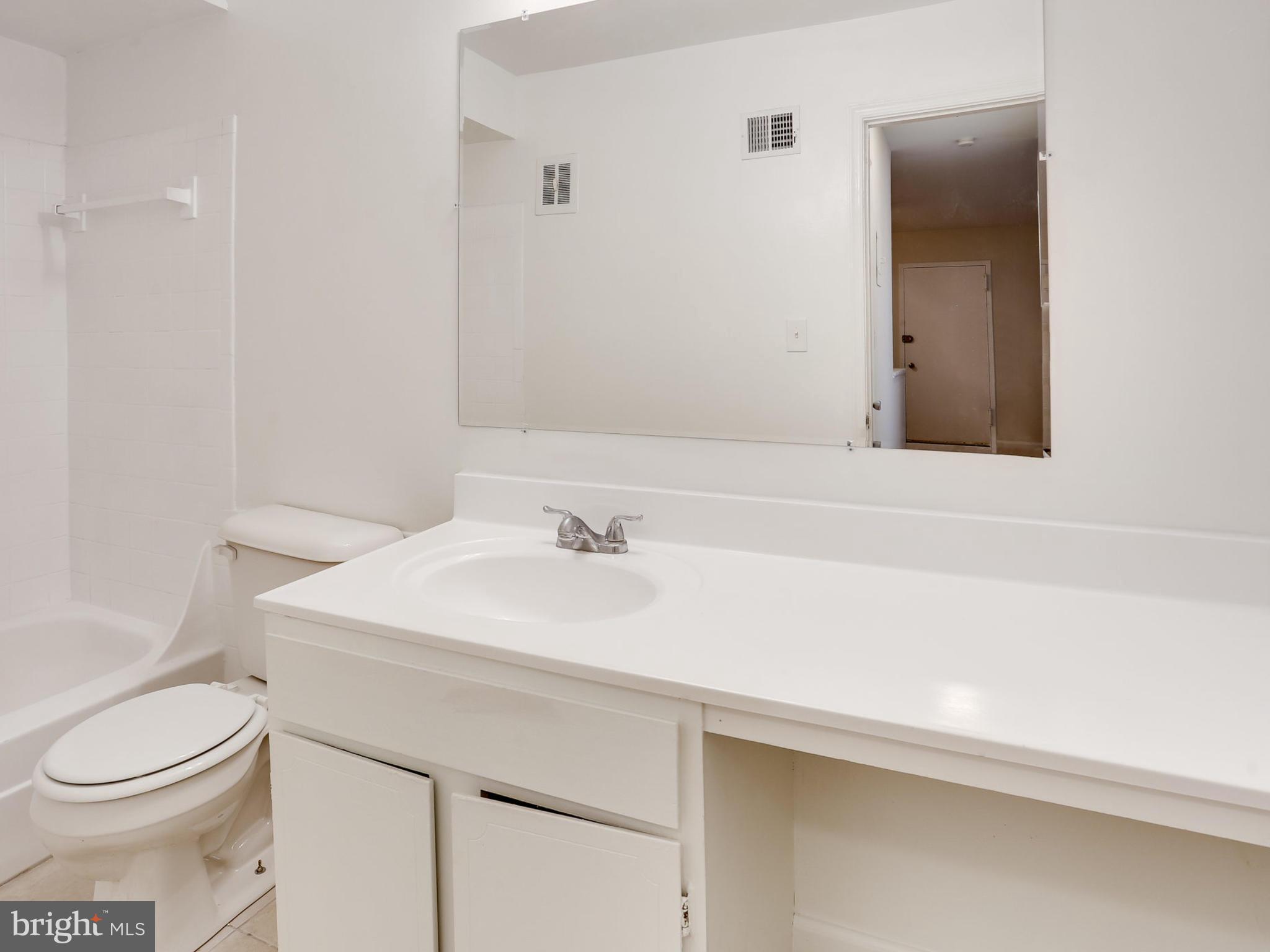 8110 Colony Point Road, Unit 215 Springfield, VA 22152 - Photo 21 of 27 Bedroom