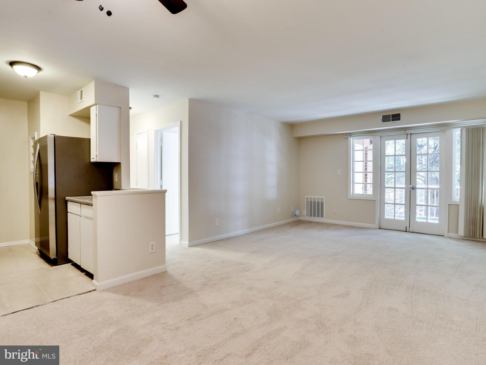 8110 Colony Point Road, Unit 215 Springfield, VA 22152 - Photo 5 of 27 Dining Room/Kitchen