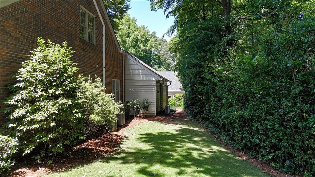 1809 Bedfordshire Drive Decatur, GA 30033 - Photo 6 of 33