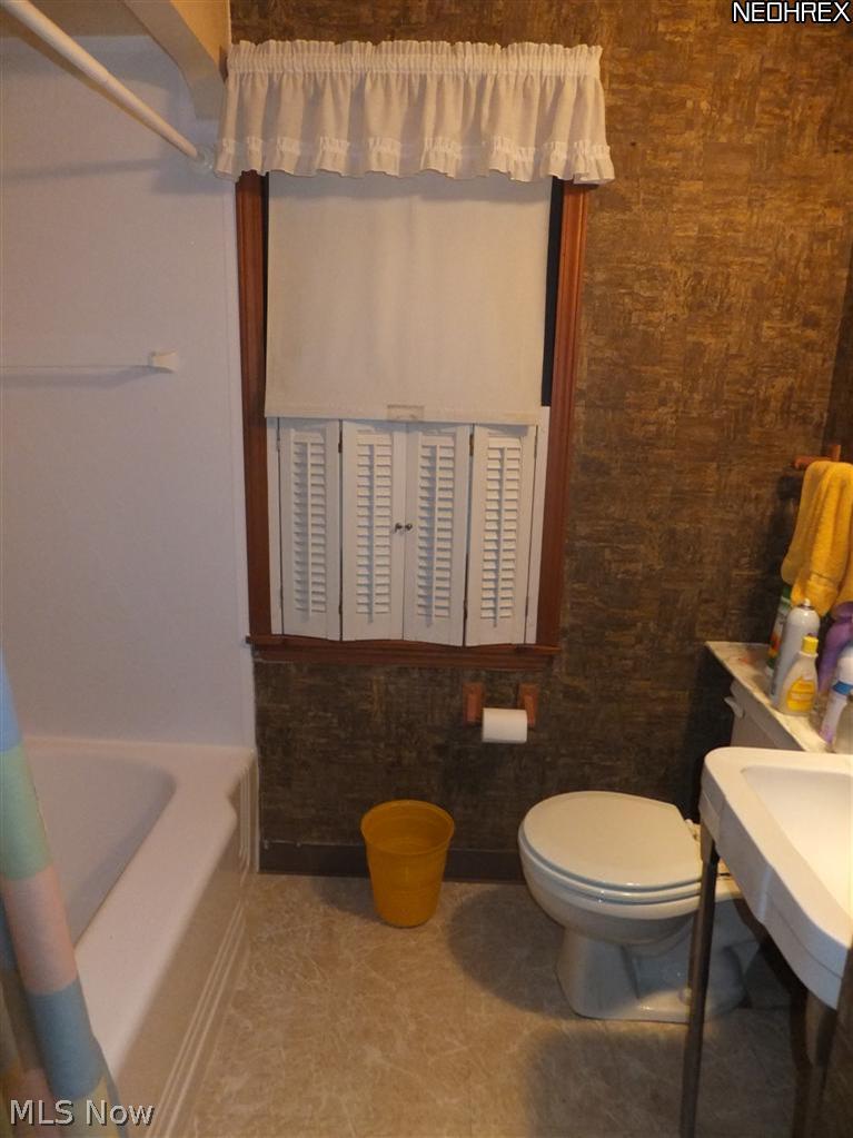2320 Ralph Avenue Cleveland, OH 44109 - Photo 8 of 20 Gallery Image 8