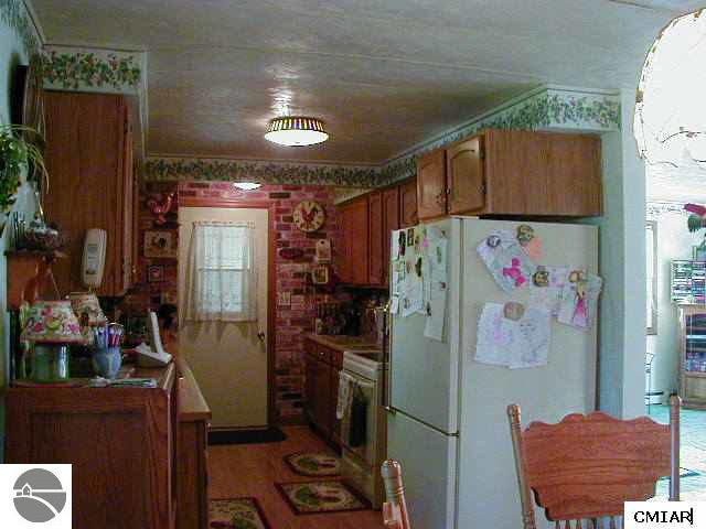 621 North Duffield Road Sumner, MI 48889 - Photo 3 of 9 1769186-2.JPG