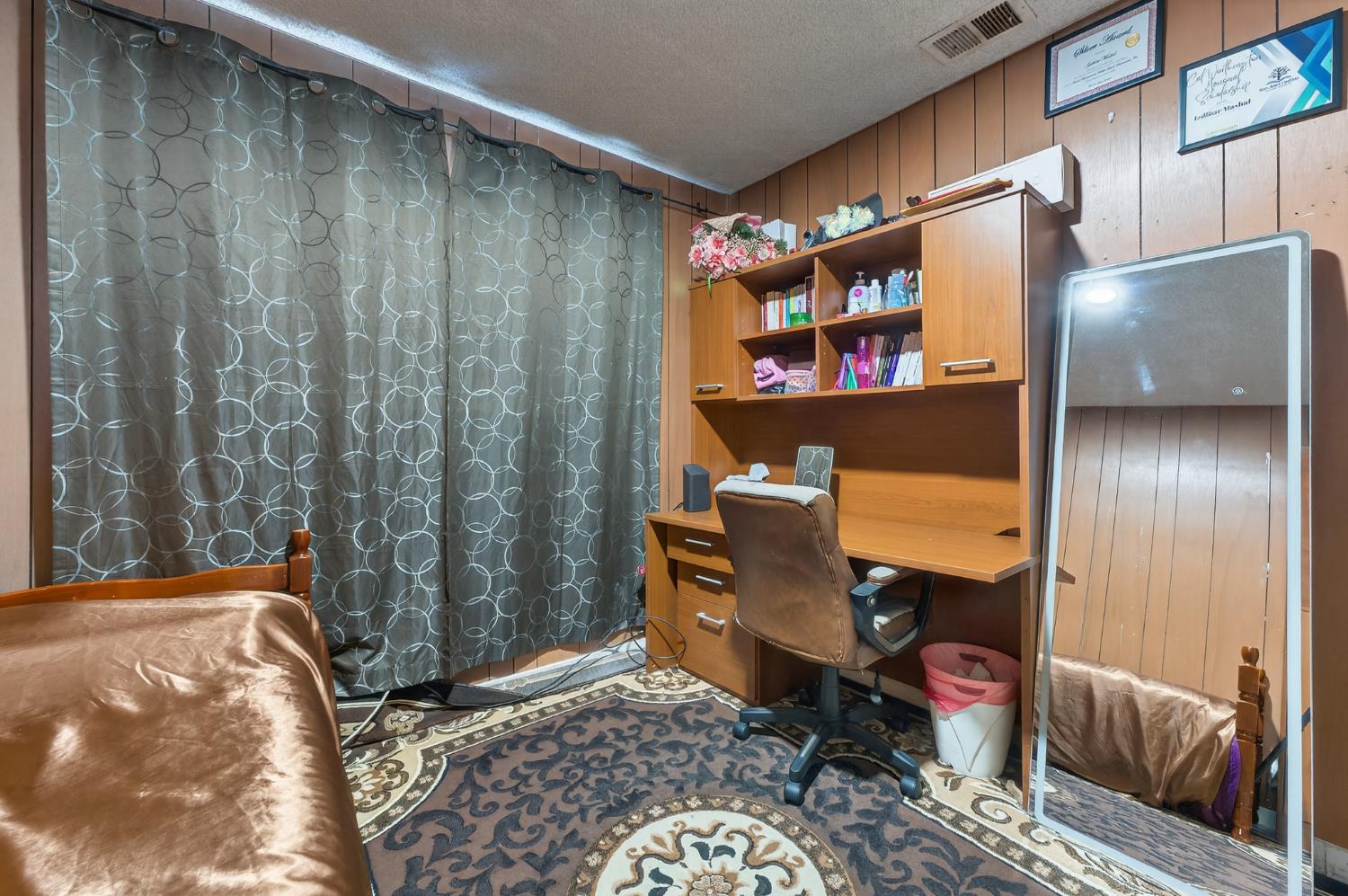 6500 Cookson Way Fair Oaks, CA 95628 - Photo 19 of 37 a room with furniture and a rug