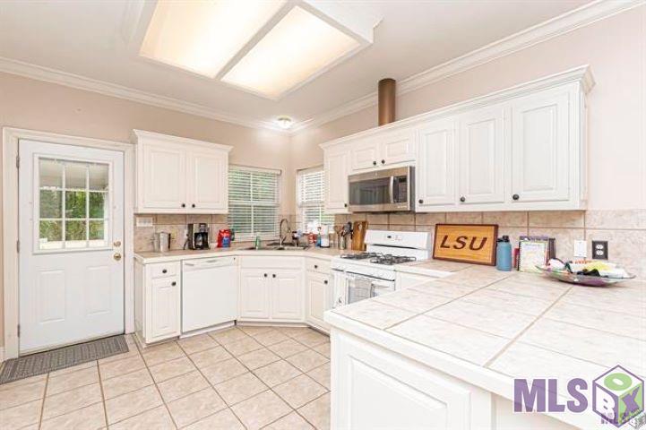 10125 Springbrook Avenue Baton Rouge, LA 70810 - Photo 10 of 11