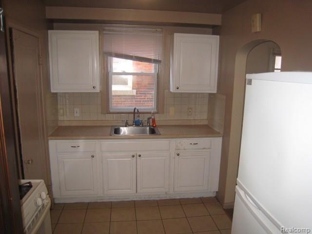 7650 Ternes Dearborn, MI 48126 - Photo 2 of 10