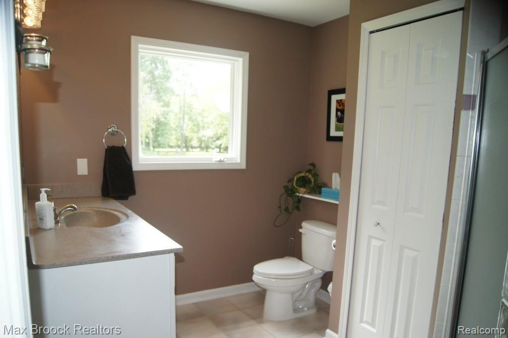 25675 Farmbrook Road Southfield, MI 48034 - Photo 23 of 58 2014-07-12 2014-07-12 001 027.jpg