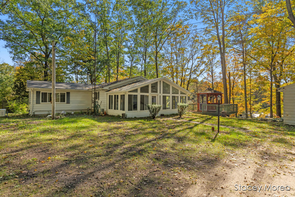 7677 Riverside Lane Hesperia, MI 49421 - Photo 4 of 53 IMG_1004