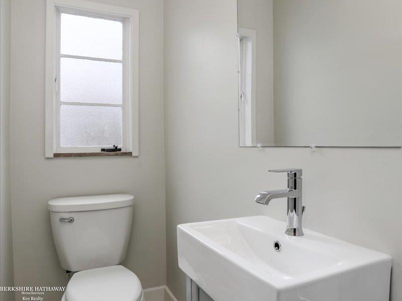 858 Trombley Road Grosse Pointe, MI 48230 - Photo 16 of 54 50144869-5c3f9816-9ffb-4acb-b547-7dd80f236242.JPG