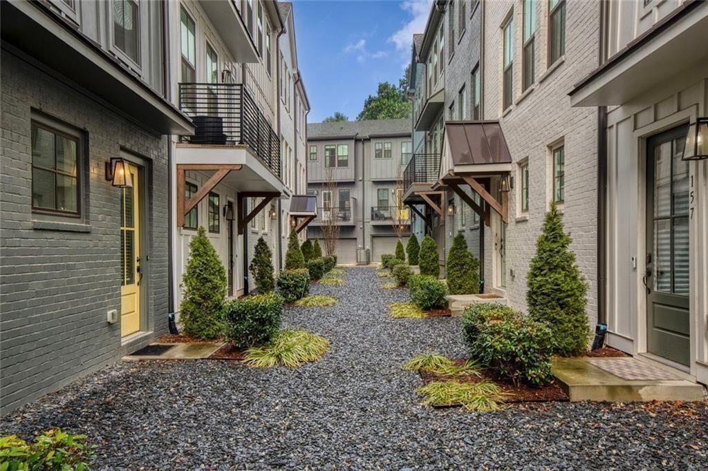 4437 Buckley Way Atlanta, GA 30342 - Photo 2 of 43