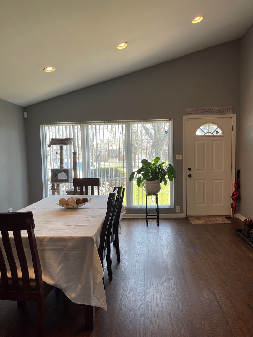 242 North Wolf Road Hillside, IL 60162 - Photo 2 of 24