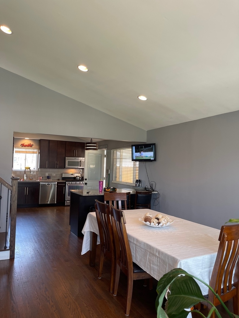 242 North Wolf Road Hillside, IL 60162 - Photo 3 of 24