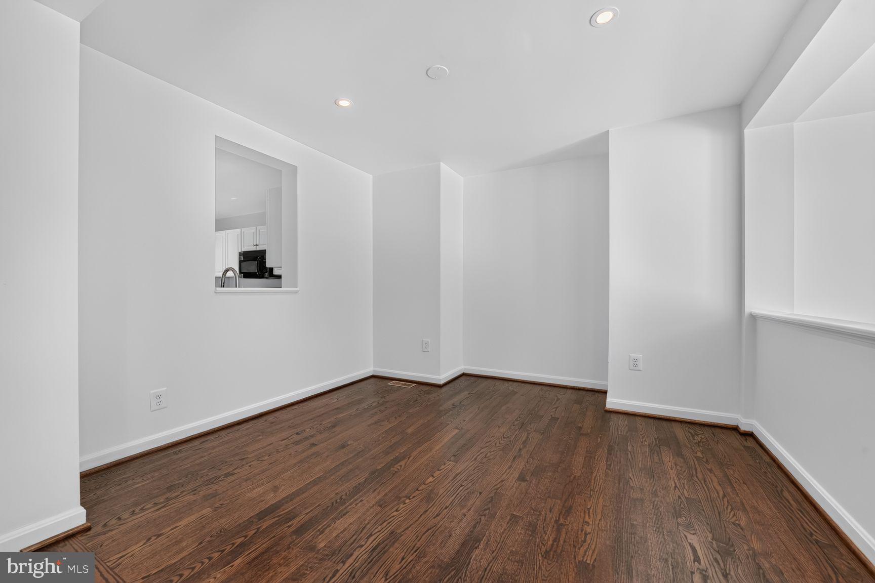 12054 Edgemere Circle Reston, VA 20190 - Photo 11 of 24