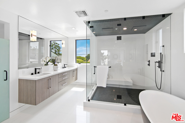 126 Thornton Place Venice, CA 90291 - Photo 12 of 28