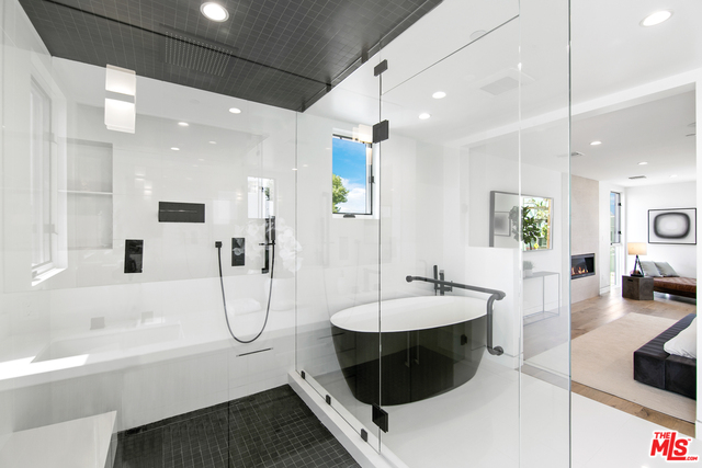 126 Thornton Place Venice, CA 90291 - Photo 13 of 28