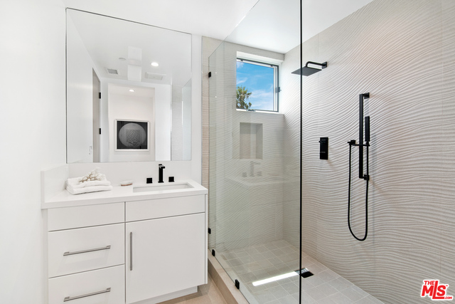 126 Thornton Place Venice, CA 90291 - Photo 23 of 28