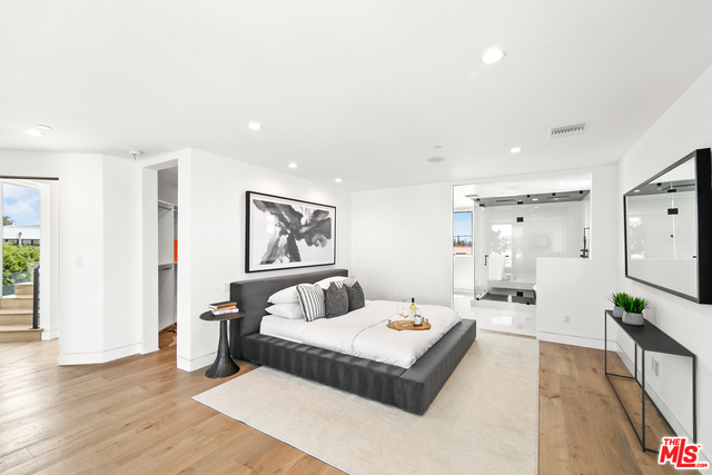 126 Thornton Place Venice, CA 90291 - Photo 9 of 28