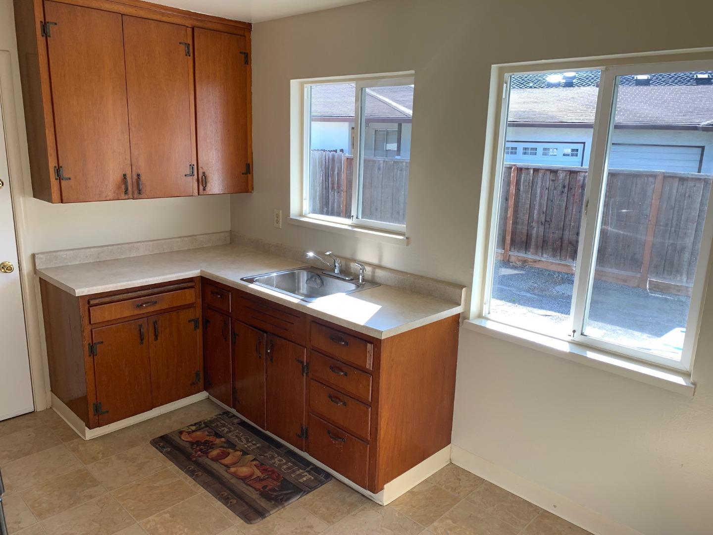 3551 Bay Road Redwood City, CA 94063 - Photo 6 of 21 Gallery Image 6